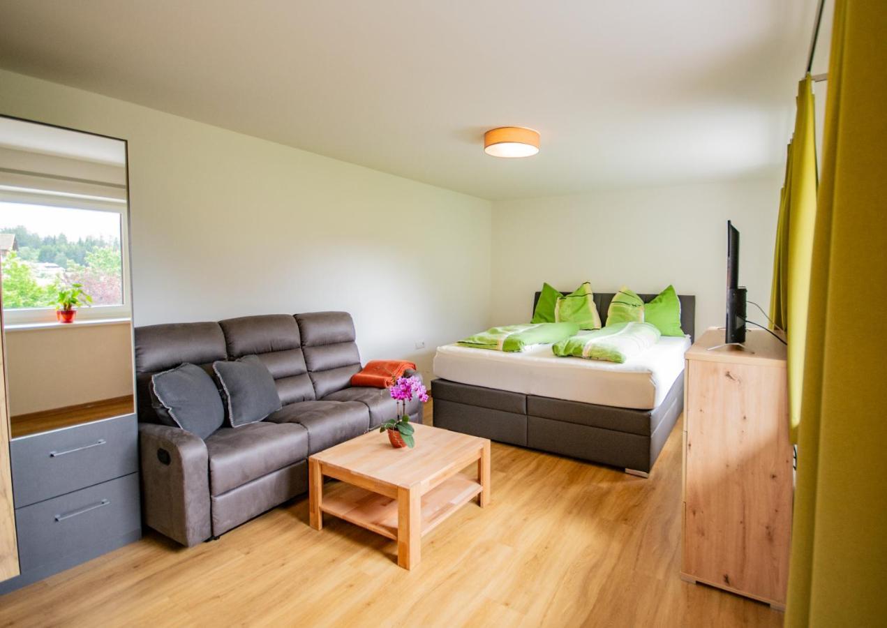 Cafe Max 2 Apartment ทรินส์ ภายนอก รูปภาพ